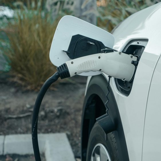 Electric vehicle charging station